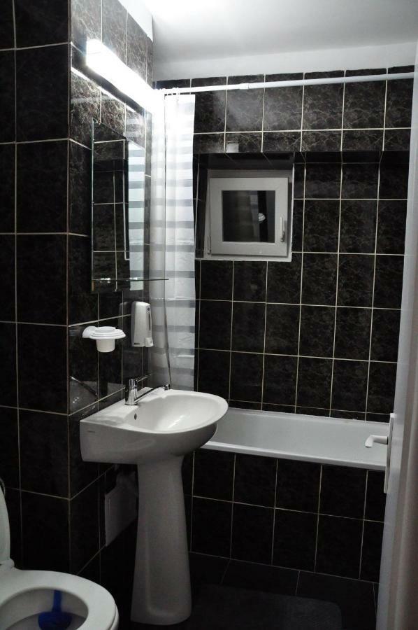 Mario Apartments Решица Екстериор снимка